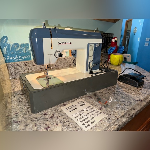 White Sewing Machine 
Zigzag Stitcher 35418 - Picture 3 of 16